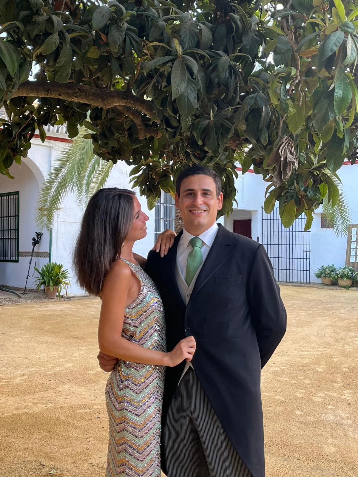 Lourdes y Ángel en una boda